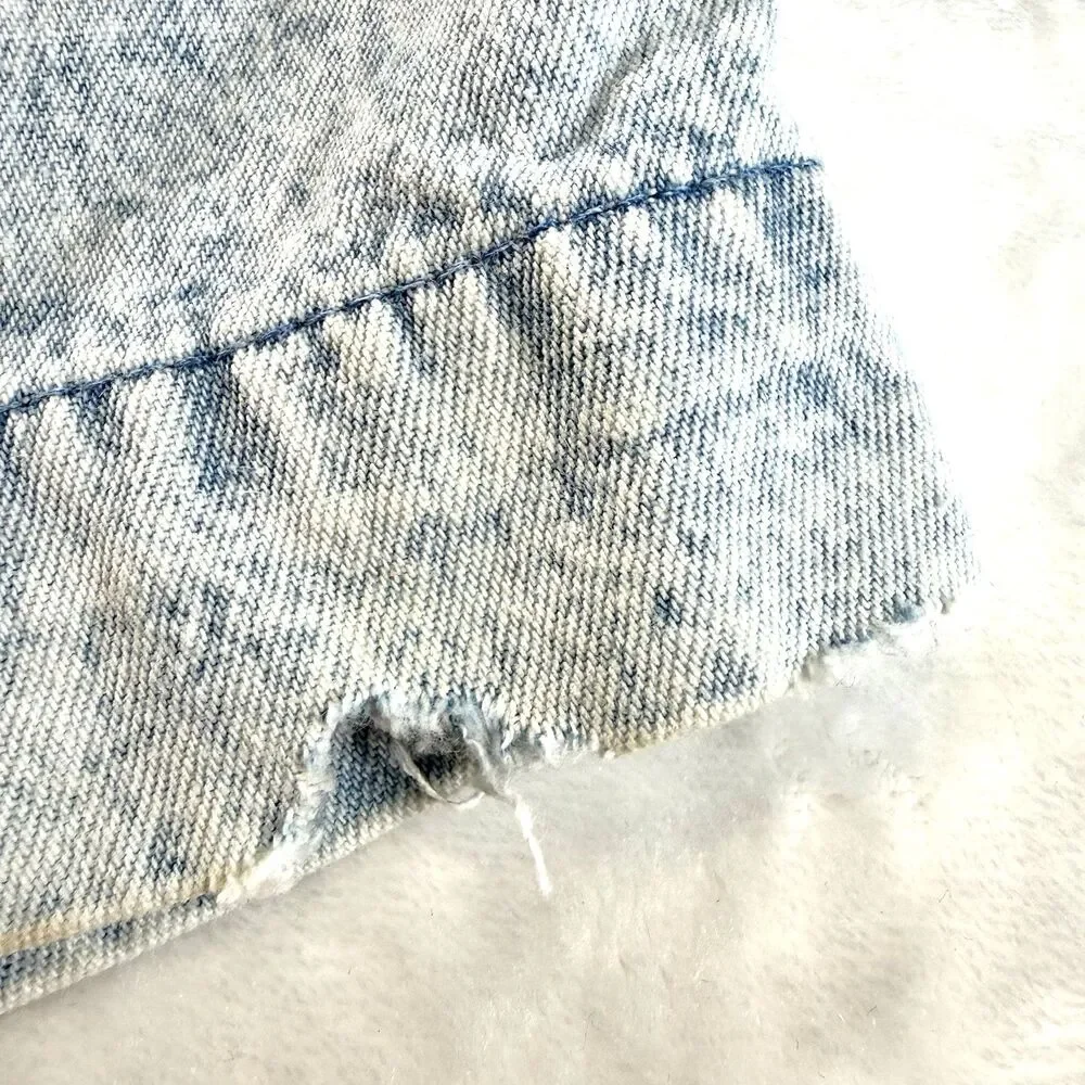 VTG 80s 90s Levi’s Coasters Acid Wash Pleated Denim Shorts Light Wash Jorts